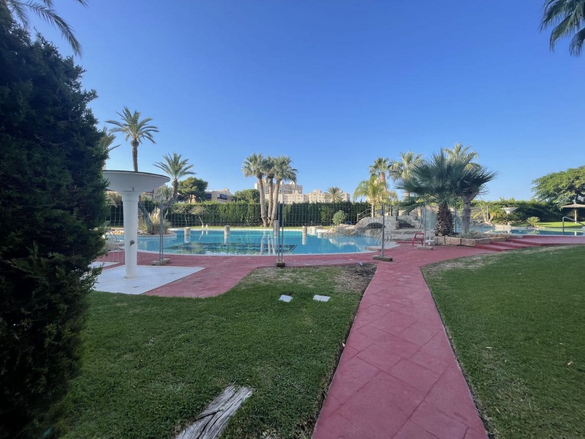 4 bedroom Apartment for sale in El Campello - € 620,000 (Ref: 9517841)