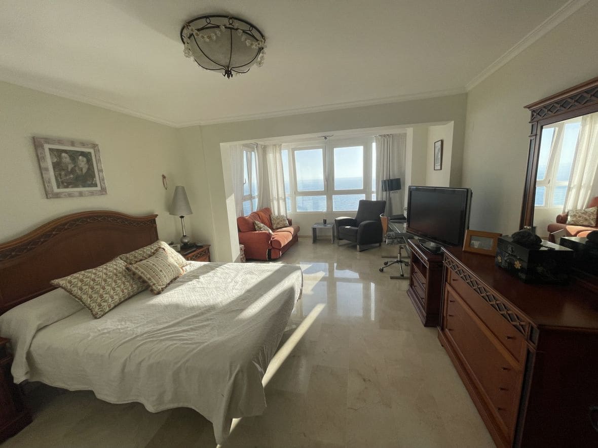 4 bedroom Apartment for sale in El Campello - € 620,000 (Ref: 9517841)