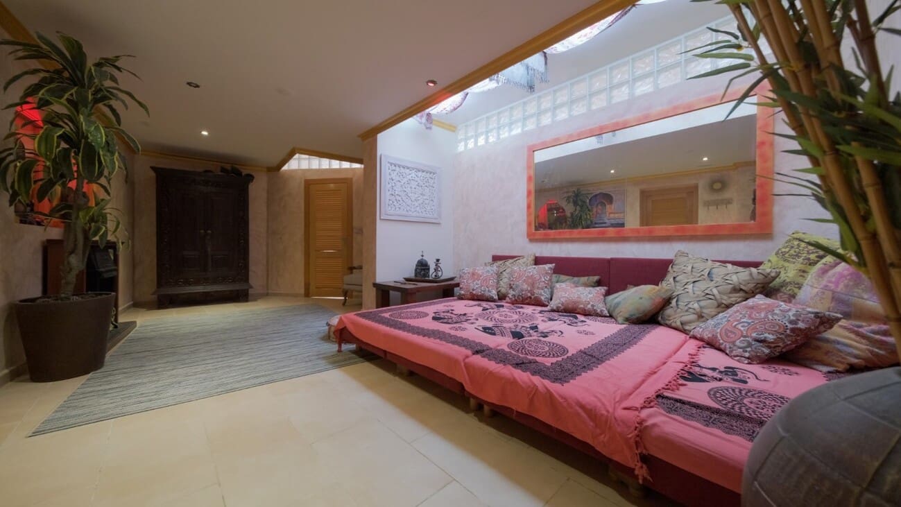 6 bedroom Villa for sale in Callosa d'En Sarria - € 2,400,000 (Ref: 9517843)