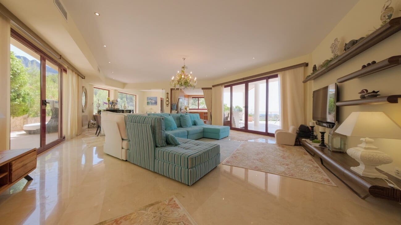 6 bedroom Villa for sale in Callosa d'En Sarria - € 2,400,000 (Ref: 9517843)