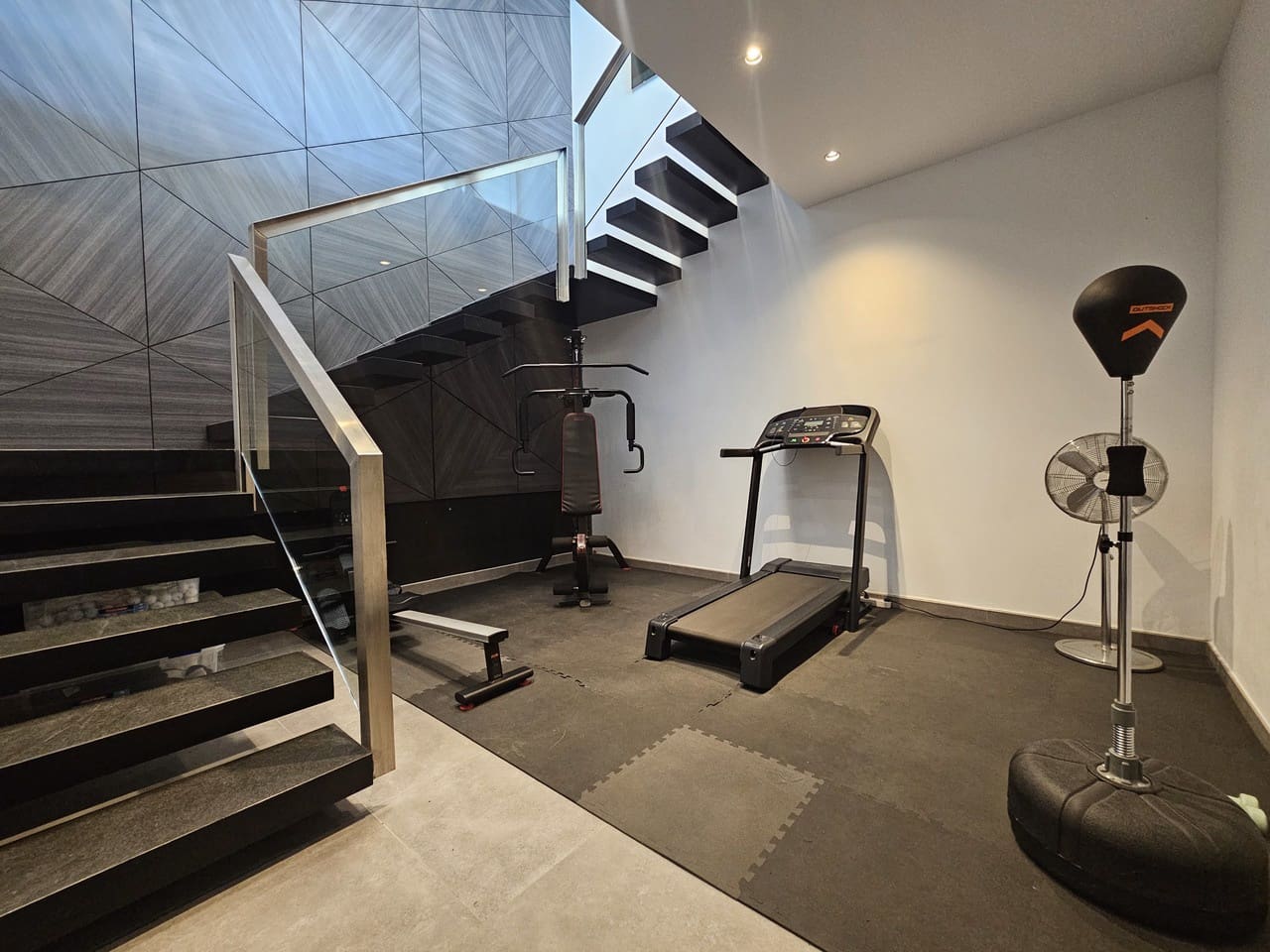 4 slaapkamer Villa te koop in Cabo Roig - € 4.750.000 (Ref: 9765495)