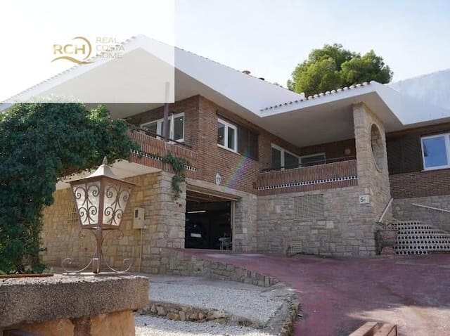 6 quarto Moradia para venda em La Nucia com piscina - 1 200 000 € (Ref: 9765530)