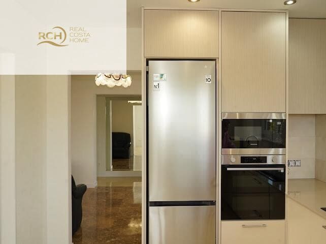 6 quarto Moradia para venda em La Nucia com piscina - 1 200 000 € (Ref: 9765530)