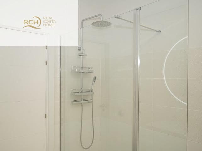 6 quarto Moradia para venda em La Nucia com piscina - 1 200 000 € (Ref: 9765530)