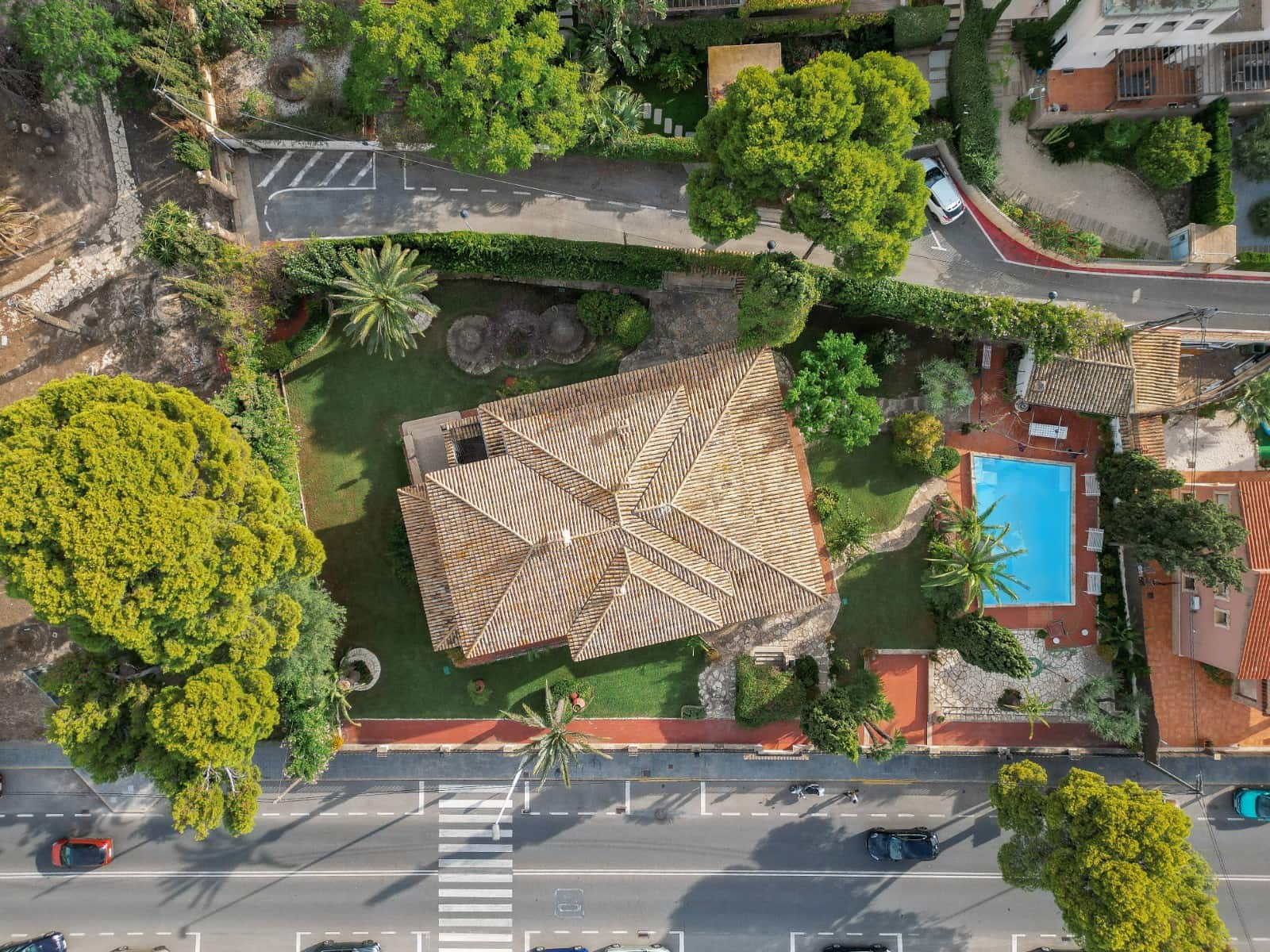 8 soverom Villa til salgs i Alicante by med svømmebasseng - € 1 600 000 (Ref: 9765576)