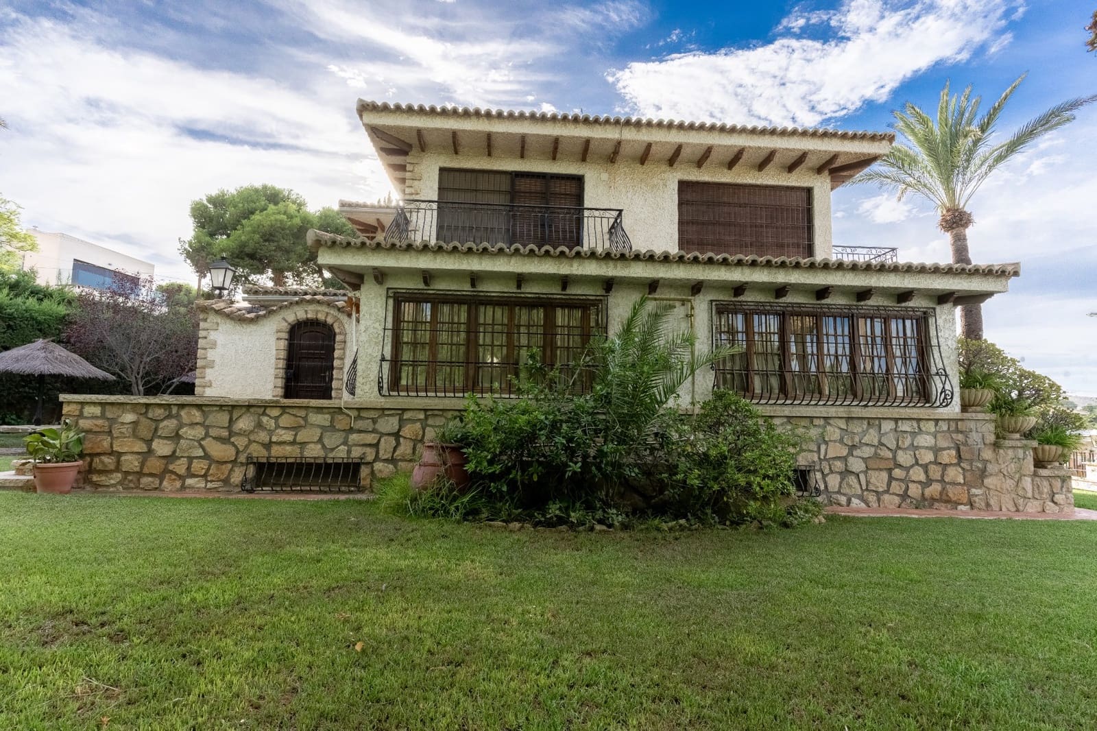 8 soverom Villa til salgs i Alicante by med svømmebasseng - € 1 600 000 (Ref: 9765576)