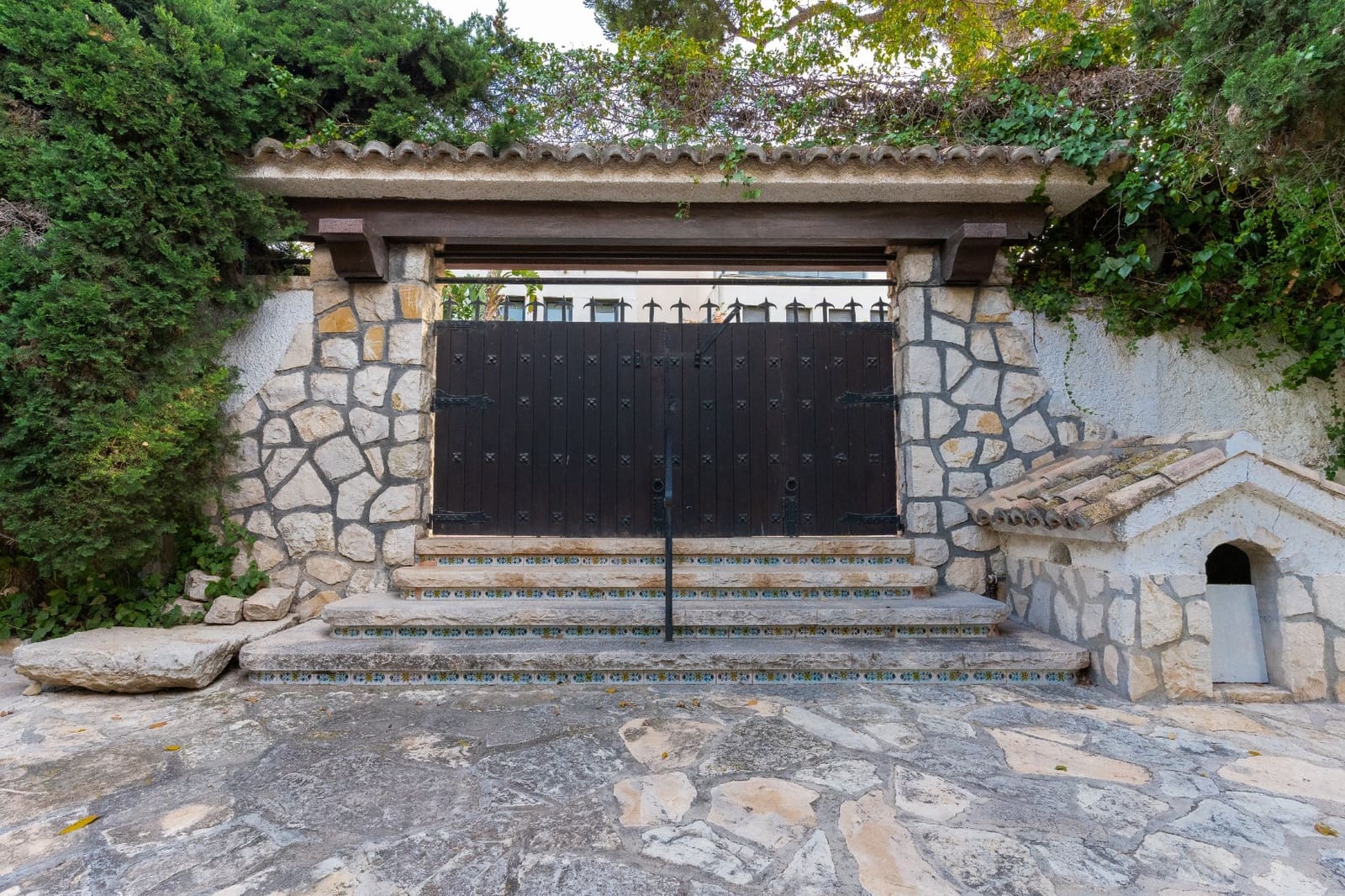 8 soverom Villa til salgs i Alicante by med svømmebasseng - € 1 600 000 (Ref: 9765576)