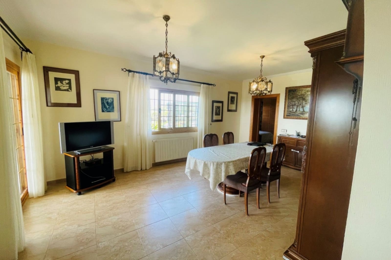 6 bedroom Villa for sale in Altea with pool garage - € 1,800,000 (Ref: 9765681)