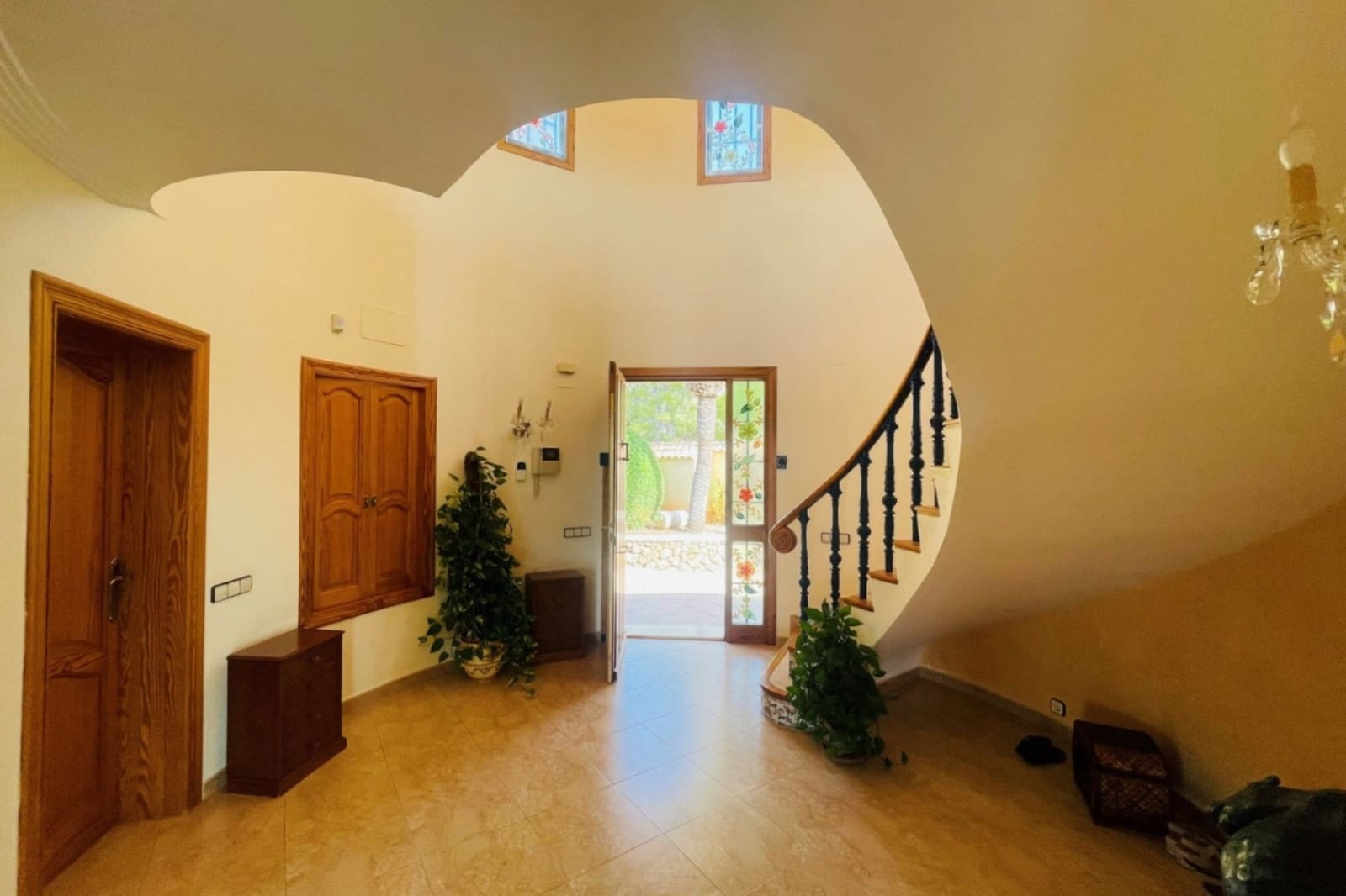 6 bedroom Villa for sale in Altea with pool garage - € 1,800,000 (Ref: 9765681)