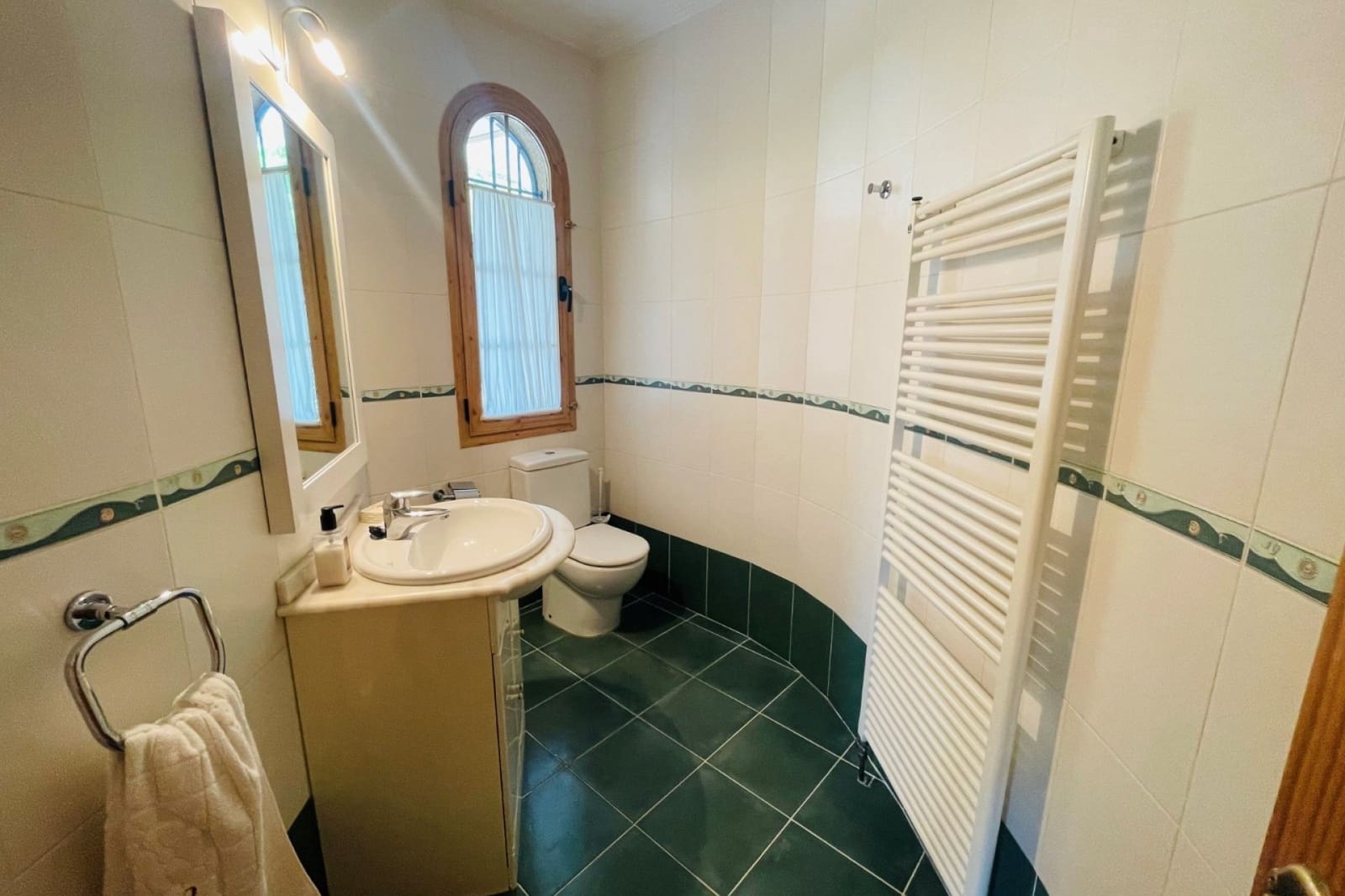 6 bedroom Villa for sale in Altea with pool garage - € 1,800,000 (Ref: 9765681)