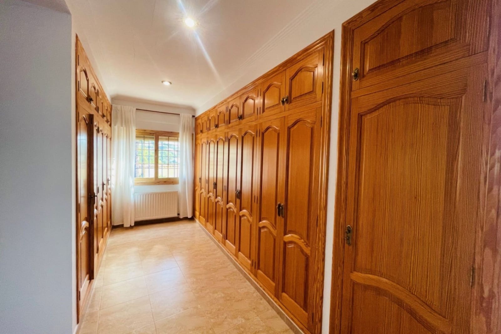 6 bedroom Villa for sale in Altea with pool garage - € 1,800,000 (Ref: 9765681)