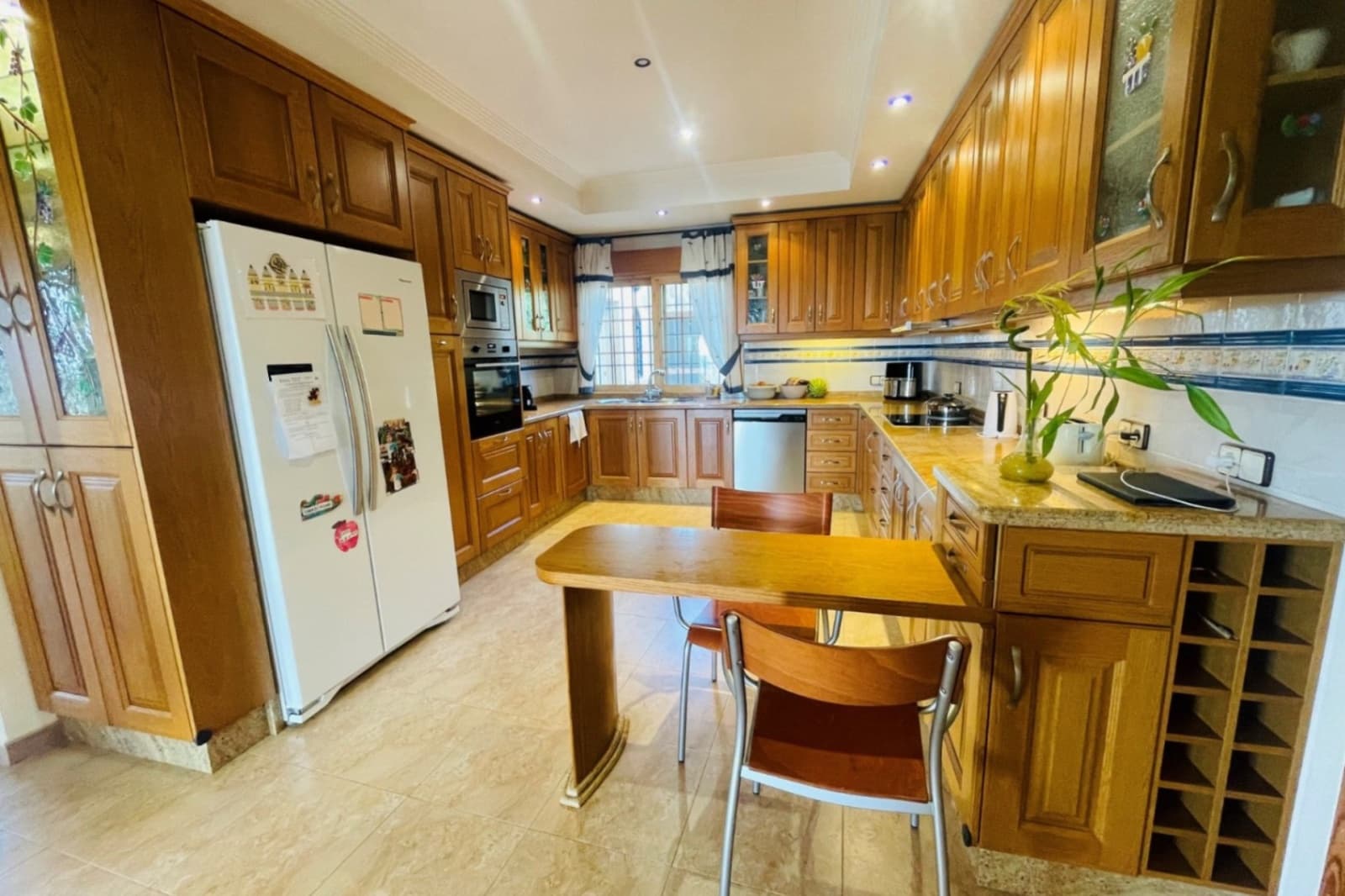 6 bedroom Villa for sale in Altea with pool garage - € 1,800,000 (Ref: 9765681)