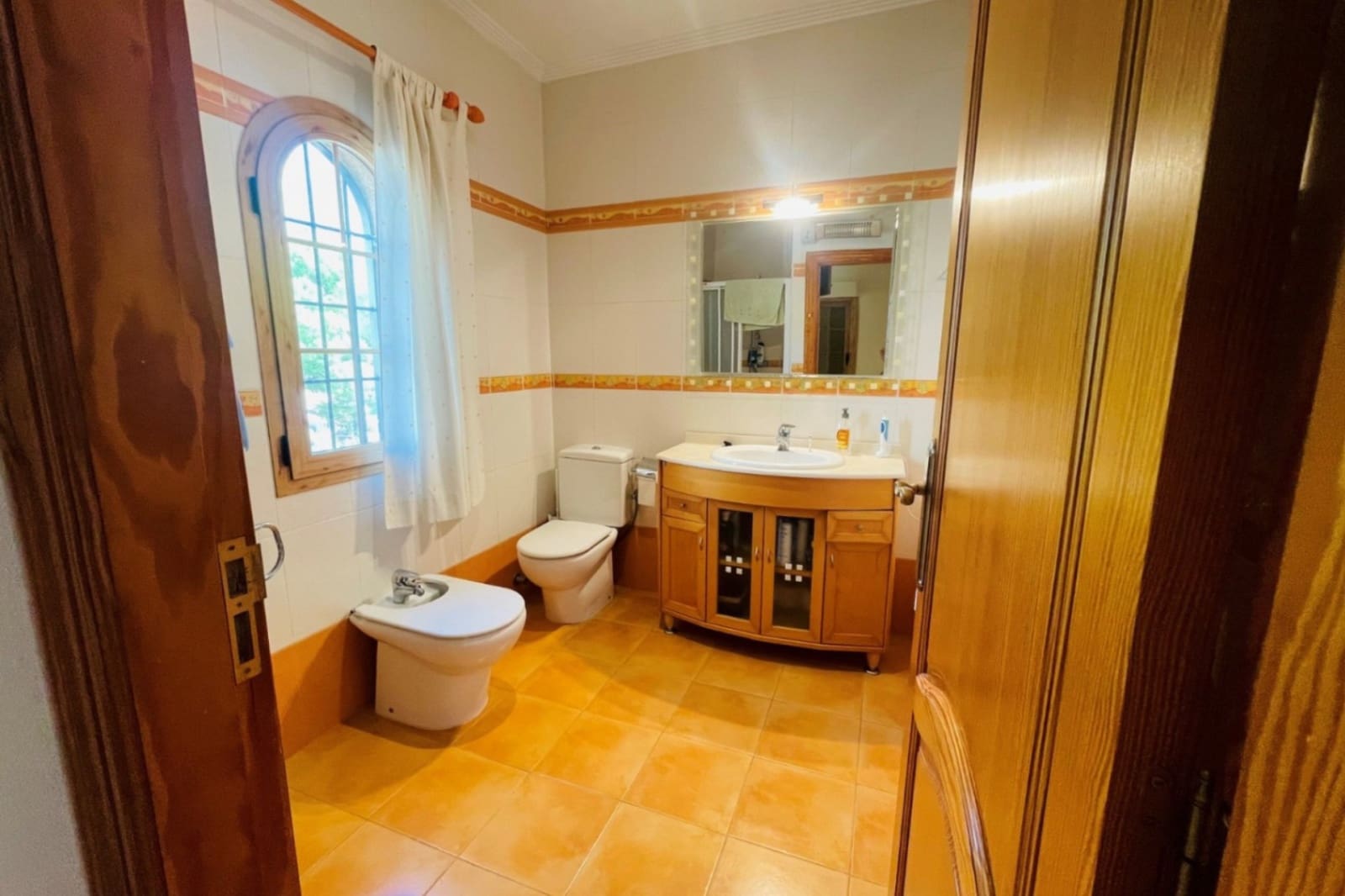 6 bedroom Villa for sale in Altea with pool garage - € 1,800,000 (Ref: 9765681)