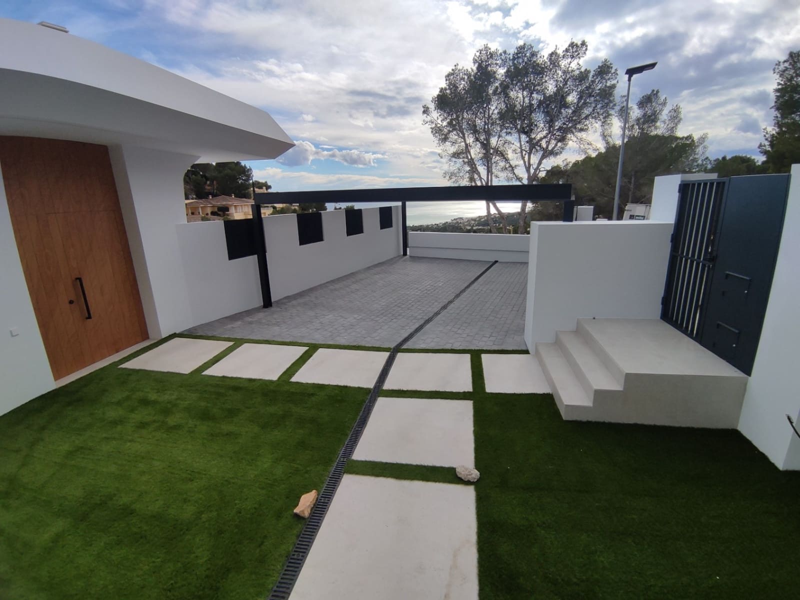 4 bedroom Villa for sale in Altea with garage - € 2,250,000 (Ref: 9765725)