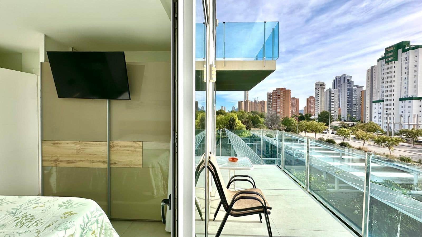 Apartamento de 2 habitaciones en Finestrat en venta con piscina - 300.000 € (Ref: 9765737)