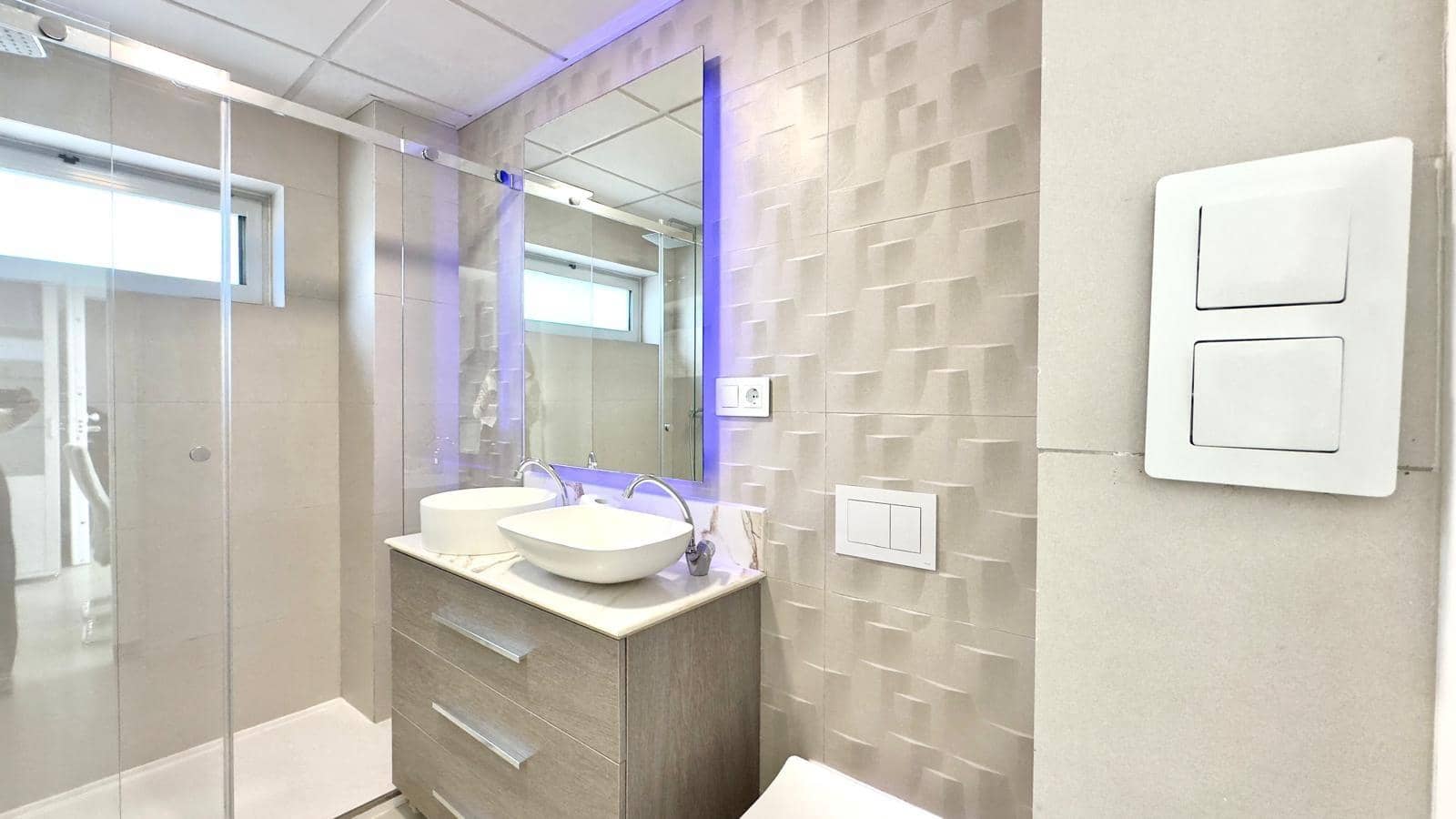 2 bedroom Apartment for sale in Finestrat with pool - € 290,000 (Ref: 9765739)