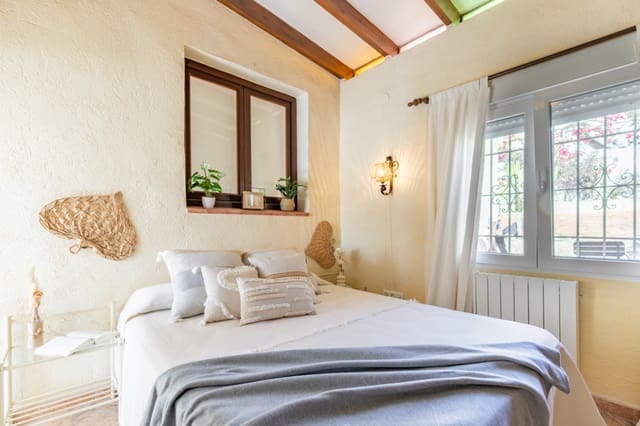 4 soveværelse Villa til salg i Moraira, Teulada-Moraira - € 649.000 (Ref: 9765850)