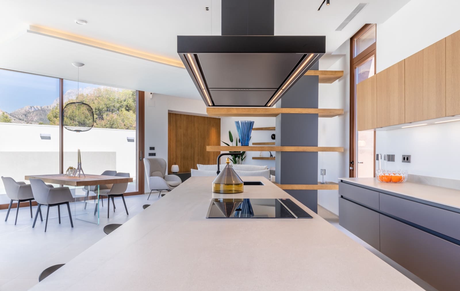 4 slaapkamer Villa te koop in Benidorm met garage - € 2.825.000 (Ref: 9765851)