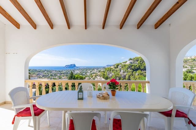 3 slaapkamer Villa te koop in Moraira, Teulada-Moraira met garage - € 850.000 (Ref: 9765860)