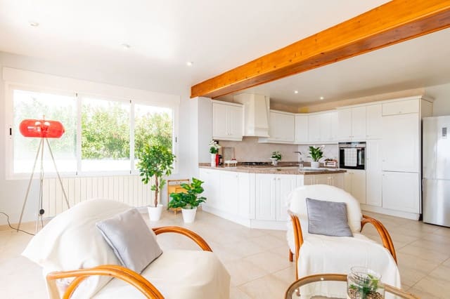 3 slaapkamer Villa te koop in Moraira, Teulada-Moraira met garage - € 850.000 (Ref: 9765860)