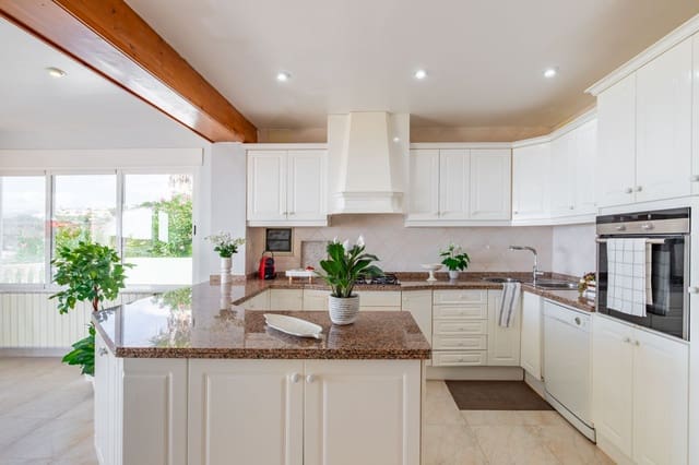 3 slaapkamer Villa te koop in Moraira, Teulada-Moraira met garage - € 850.000 (Ref: 9765860)