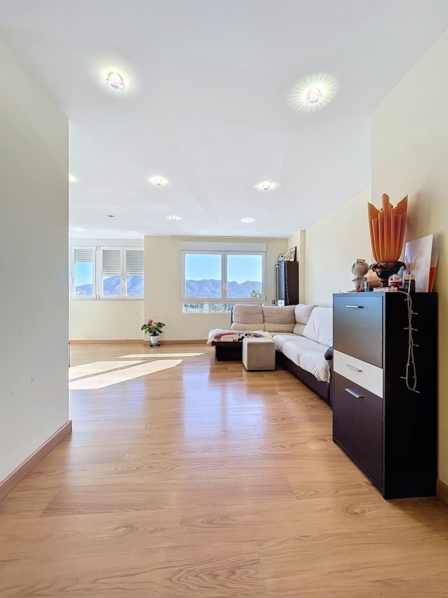 3 bedroom Apartment for sale in Alfaz del Pi / L'Alfas del Pi with garage - € 329,900 (Ref: 9765893)