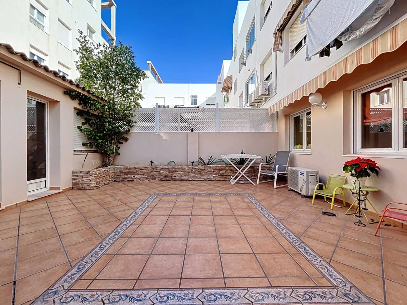 3 bedroom Apartment for sale in Alfaz del Pi / L'Alfas del Pi with garage - € 329,900 (Ref: 9765893)