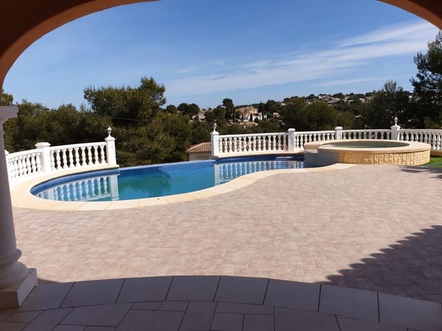 Chalet de 3 habitaciones en Javea / Xàbia en venta con piscina - 625.000 € (Ref: 9766039)