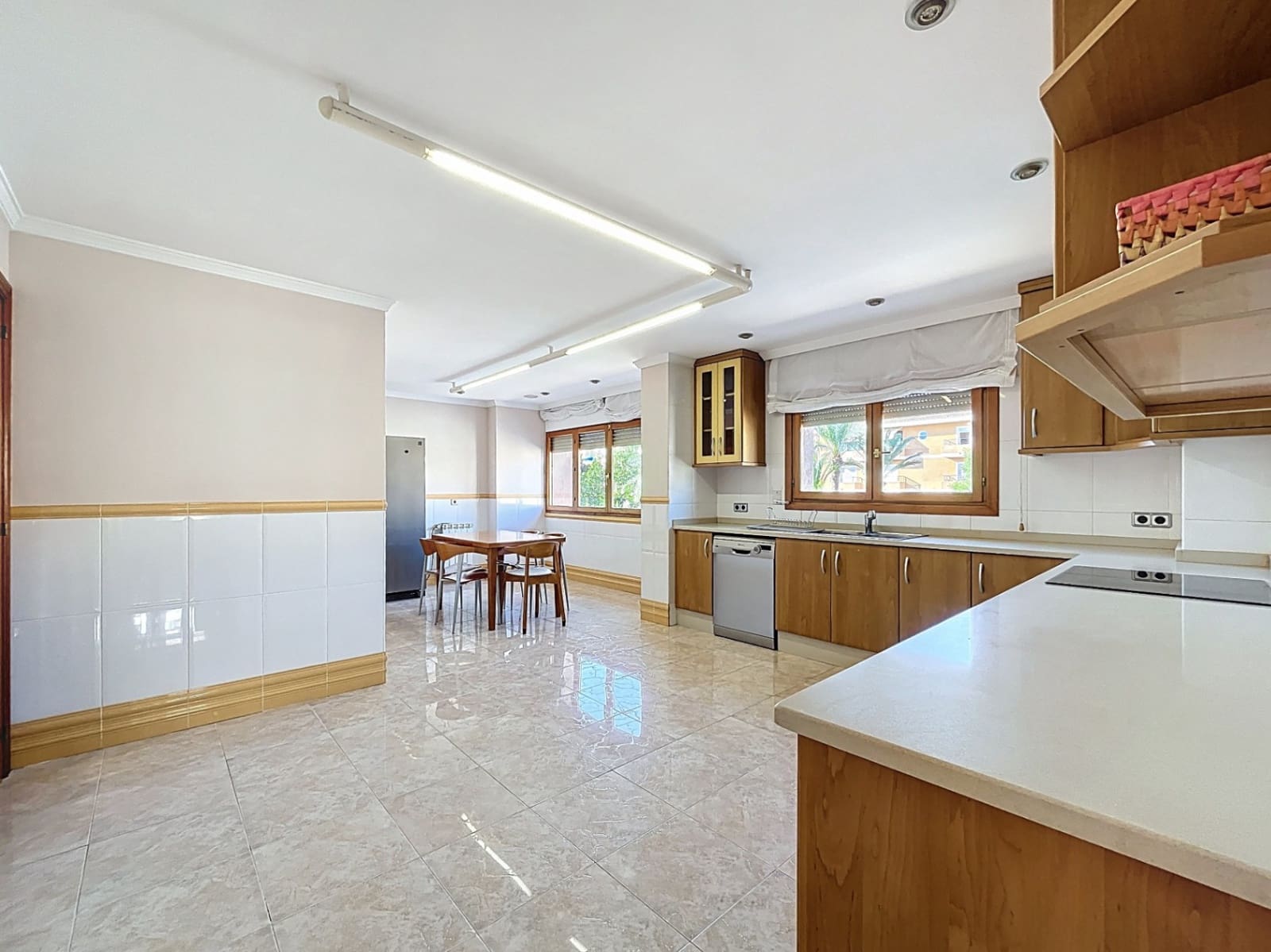 4 bedroom Apartment for sale in Alfaz del Pi / L'Alfas del Pi - € 499,000 (Ref: 9766152)