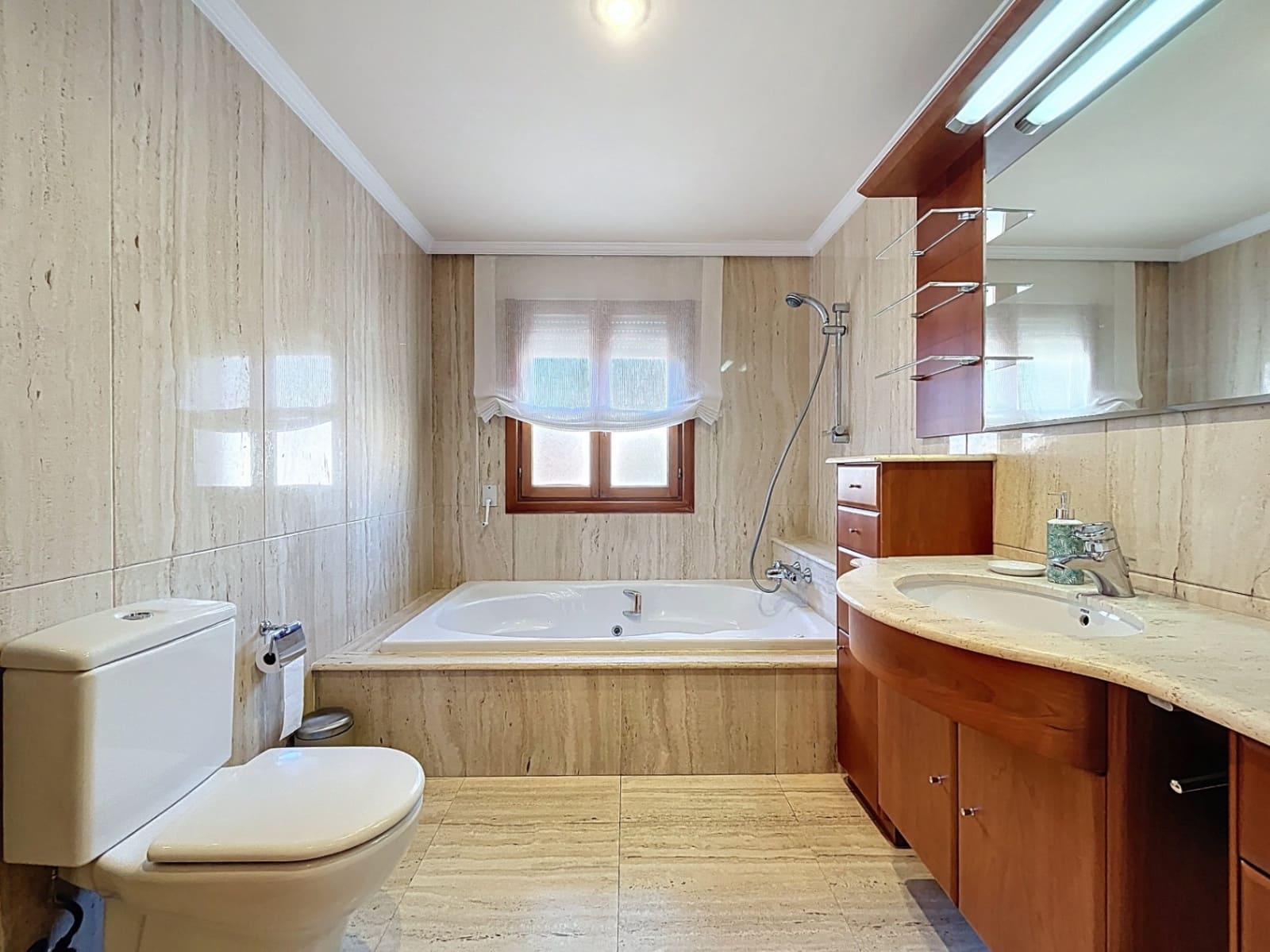 4 bedroom Apartment for sale in Alfaz del Pi / L'Alfas del Pi - € 499,000 (Ref: 9766152)