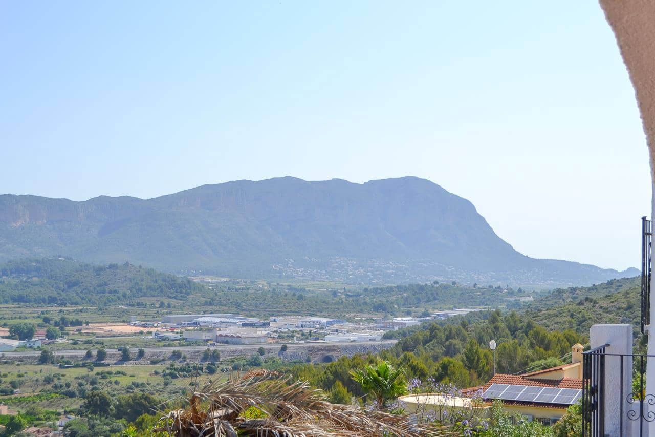 Chalet de 6 habitaciones en Pedreguer en venta con garaje - 510.000 € (Ref: 9766270)