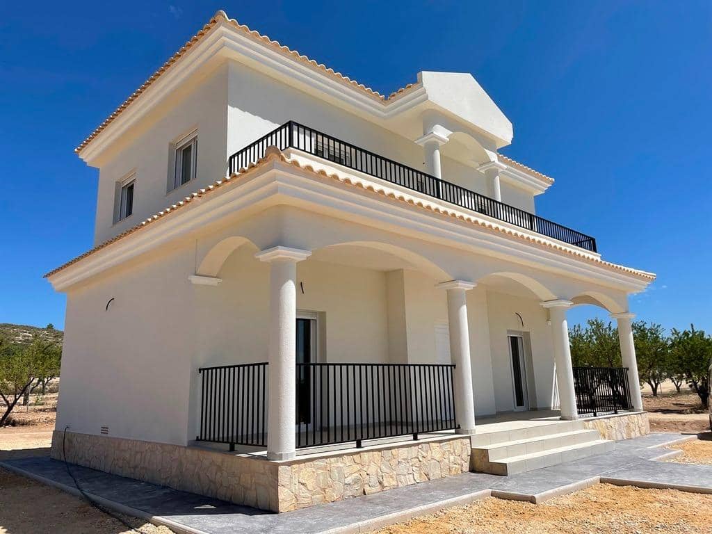 4 bedroom Villa for sale in Pinoso with pool - € 397,000 (Ref: 9766337)