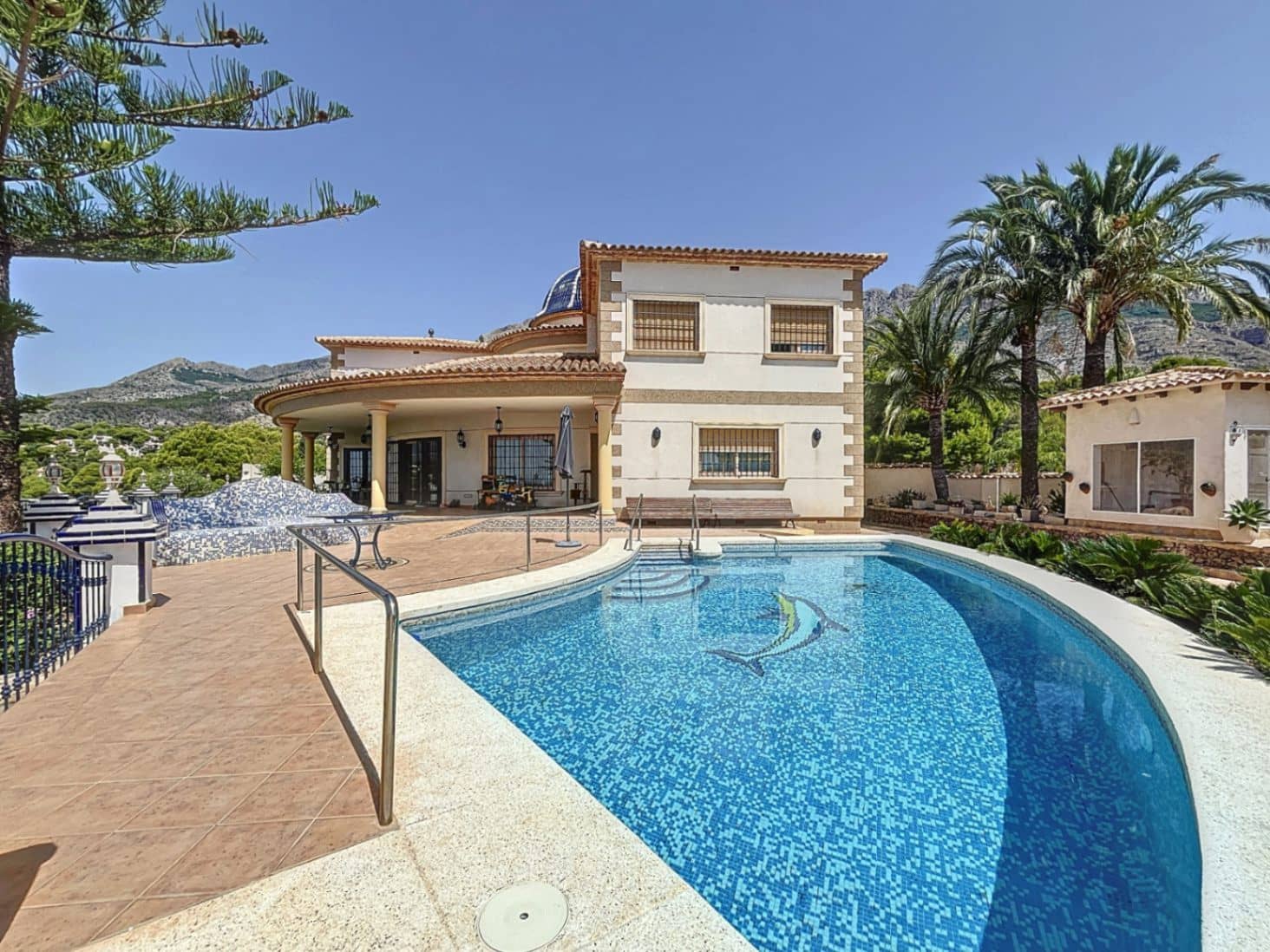 7 bedroom Villa for sale in Altea with garage - € 2,125,000 (Ref: 9766357)