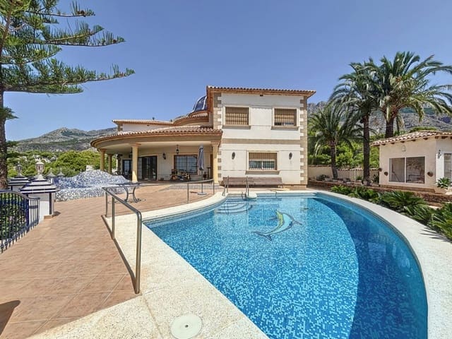 7 sypialnia Willa na sprzedaż w Altea z garażem - 2 125 000 € (Ref: 9766357)