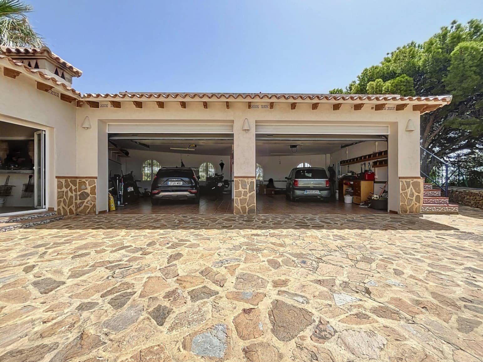 7 bedroom Villa for sale in Altea with garage - € 2,125,000 (Ref: 9766357)