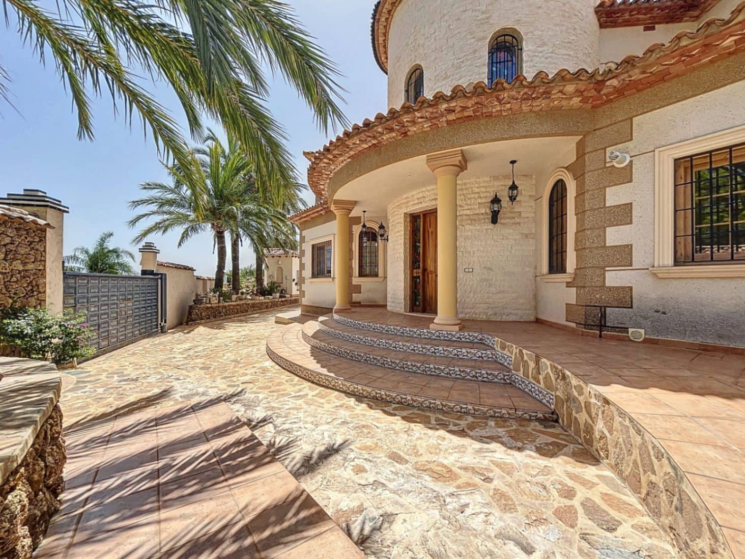 7 bedroom Villa for sale in Altea with garage - € 2,125,000 (Ref: 9766357)