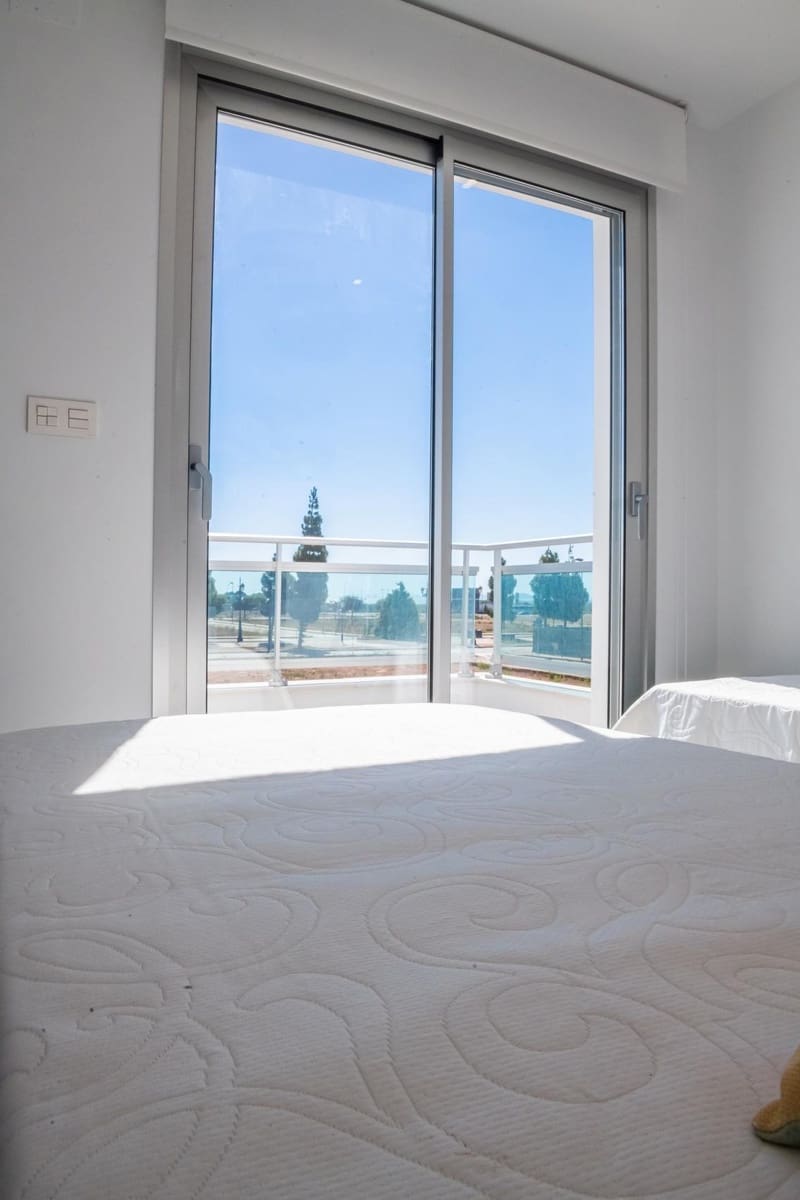 Chalet de 3 habitaciones en Los Alcázares en venta con piscina - 445.000 € (Ref: 9766492)