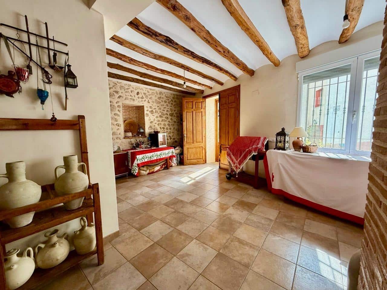 6 bedroom Townhouse for sale in Confrides - € 370,000 (Ref: 9766717)