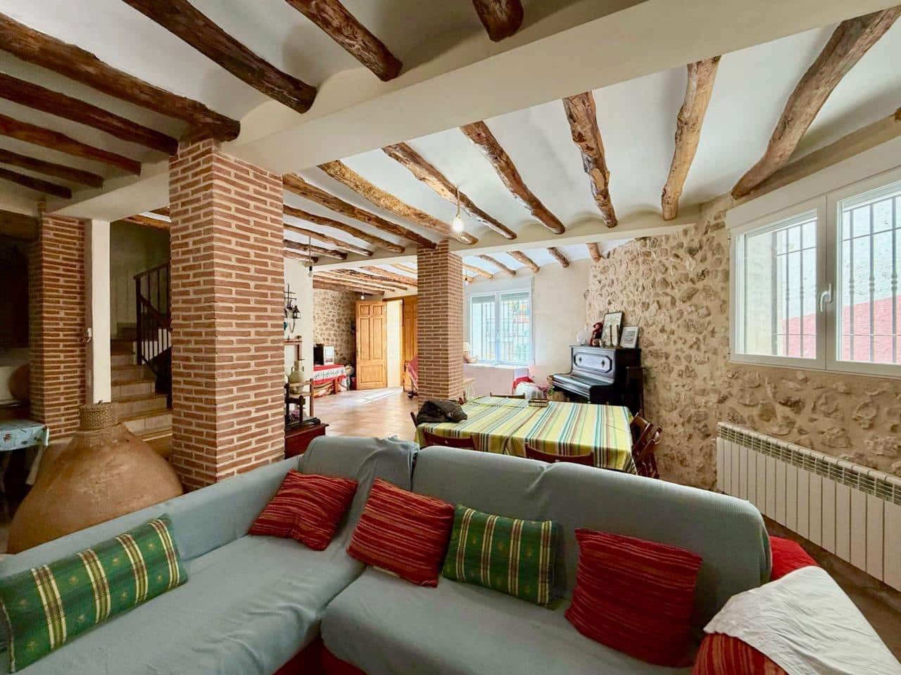 6 bedroom Townhouse for sale in Confrides - € 370,000 (Ref: 9766717)