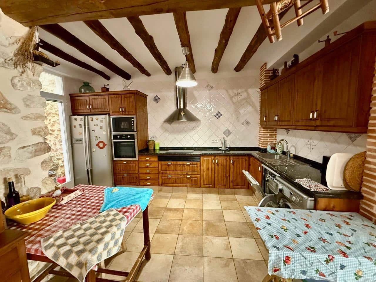 6 bedroom Townhouse for sale in Confrides - € 370,000 (Ref: 9766717)