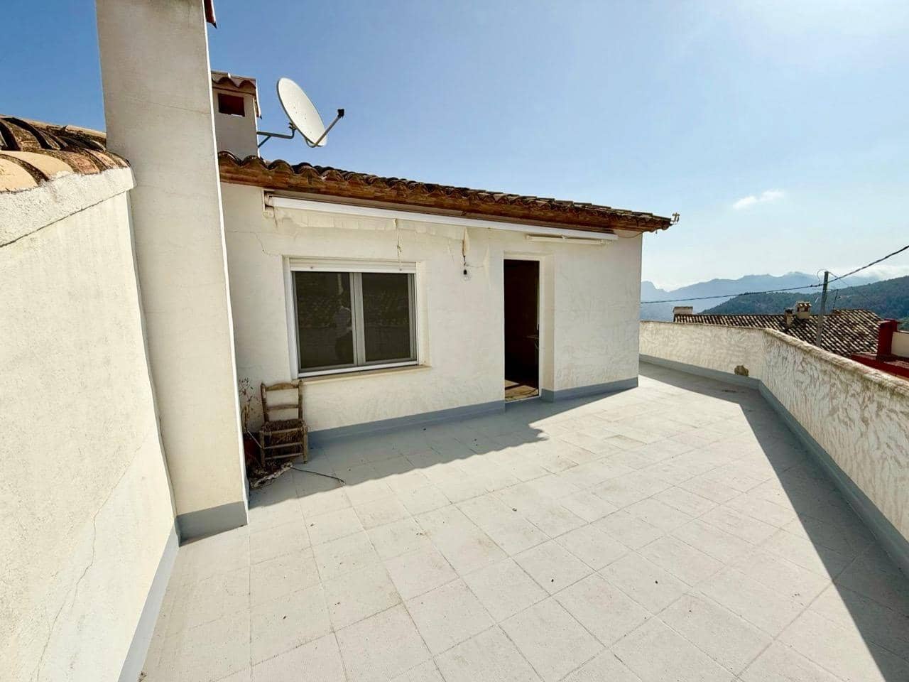 6 bedroom Townhouse for sale in Confrides - € 370,000 (Ref: 9766717)