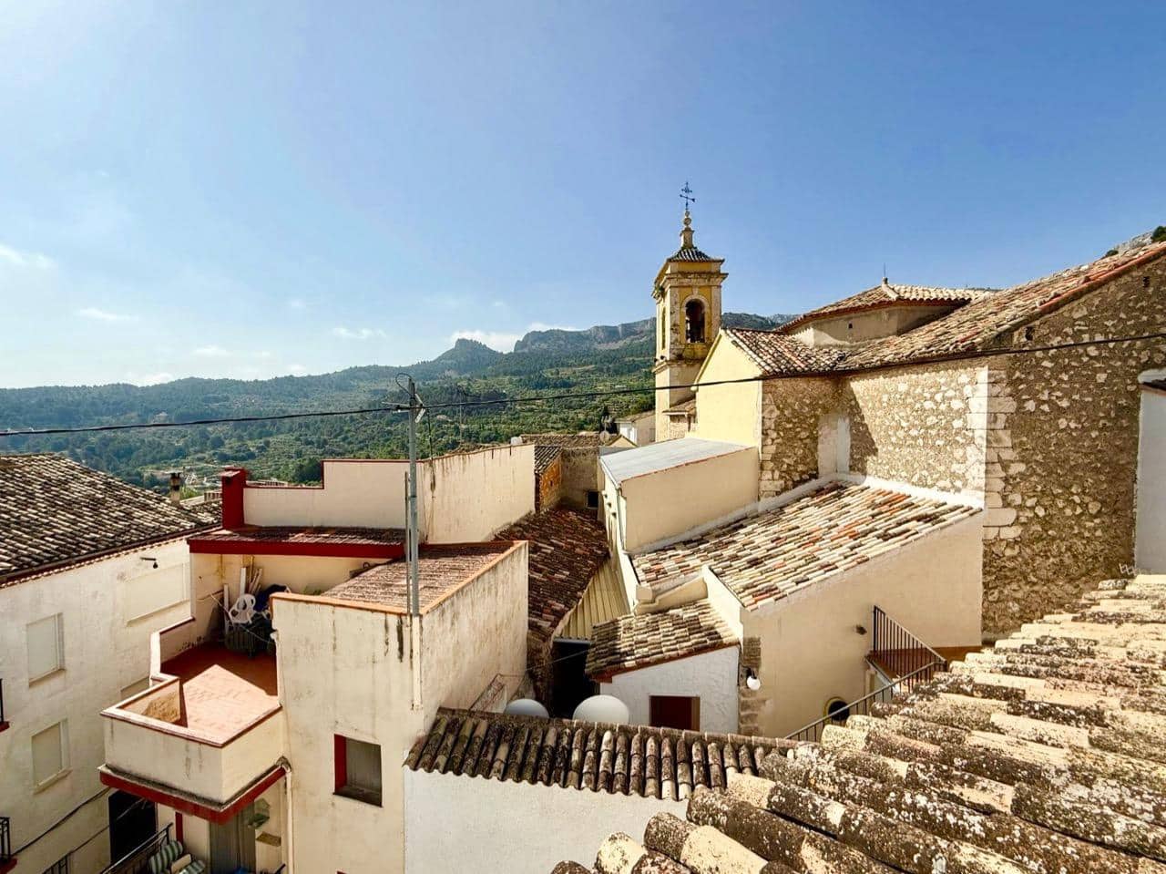 6 bedroom Townhouse for sale in Confrides - € 370,000 (Ref: 9766717)