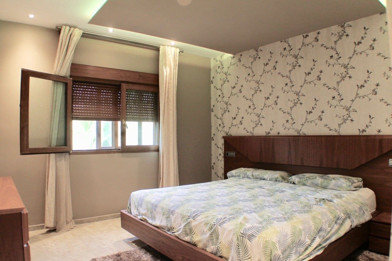 5 makuuhuone Huvila myytävänä paikassa La Nucia mukana uima-altaan 
autotalli - 1 300 000 € (Ref: 9766732)