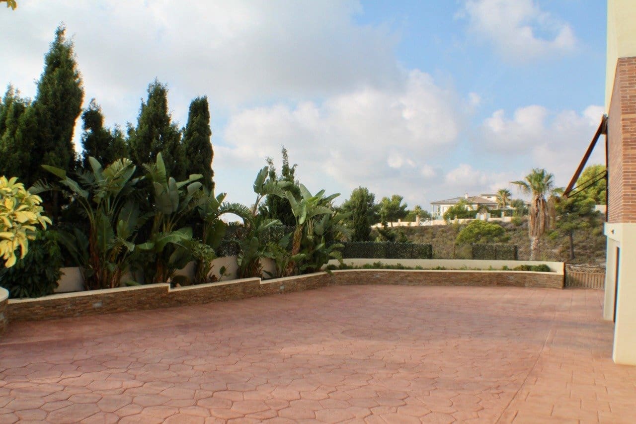 5 makuuhuone Huvila myytävänä paikassa La Nucia mukana uima-altaan 
autotalli - 1 300 000 € (Ref: 9766732)