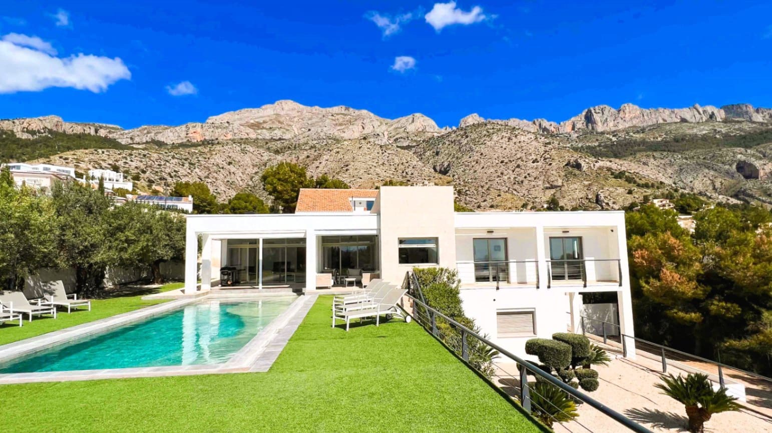 5 quarto Moradia para venda em Altea com piscina garagem - 1 100 000 € (Ref: 9766734)