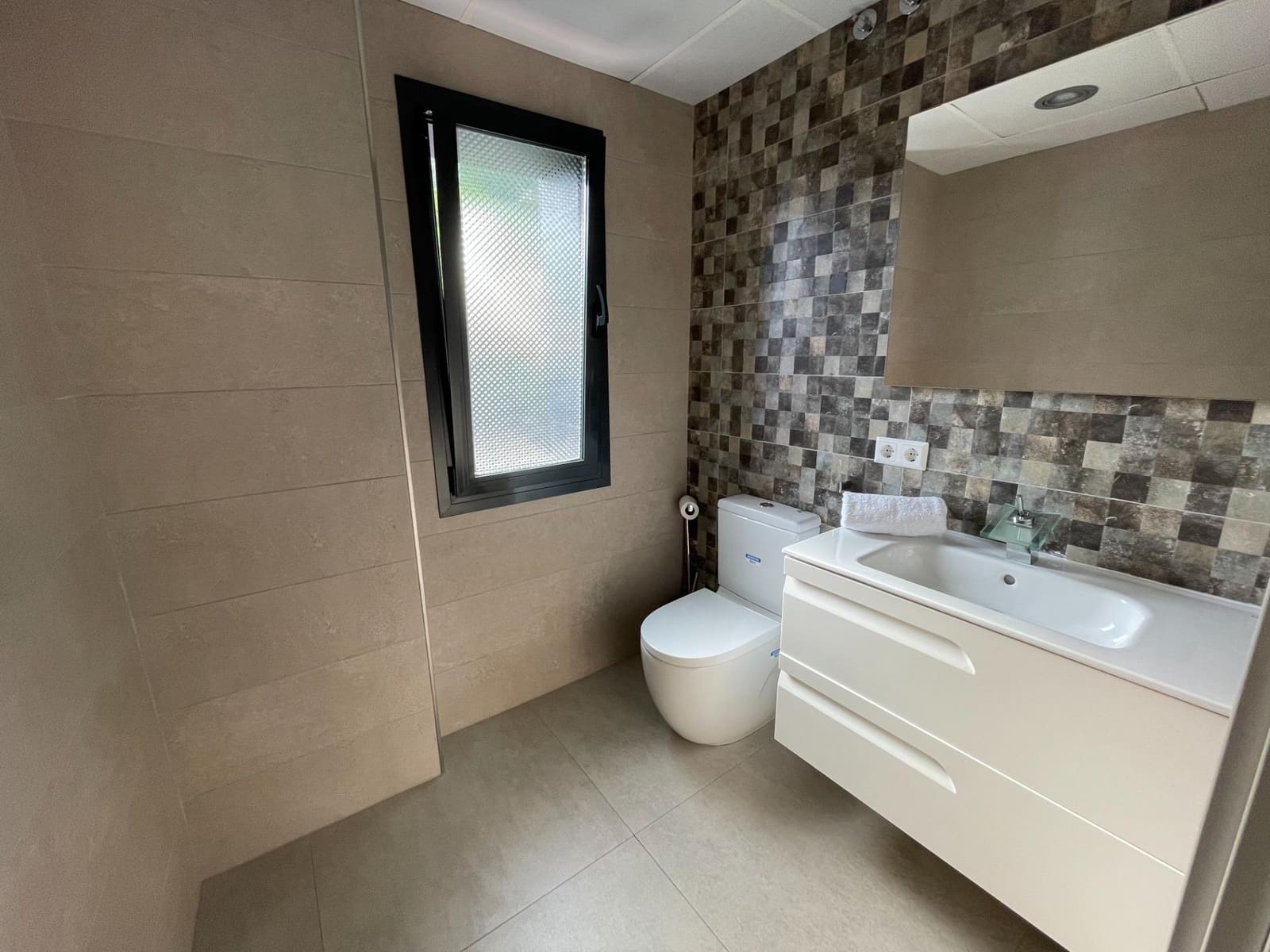 4 sypialnia Willa na sprzedaż w Calpe / Calp z basenem garażem - 865 000 € (Ref: 9766771)