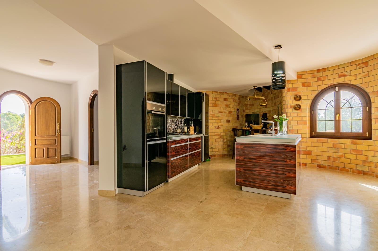 4 bedroom Villa for sale in Altea with garage - € 1,350,000 (Ref: 9766775)