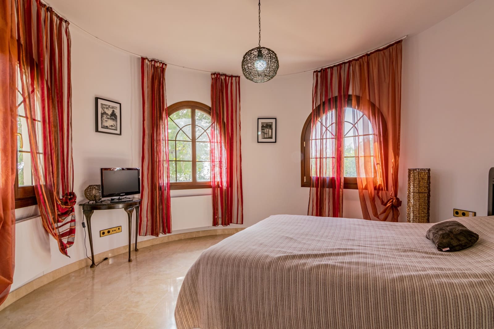 4 bedroom Villa for sale in Altea with garage - € 1,350,000 (Ref: 9766775)