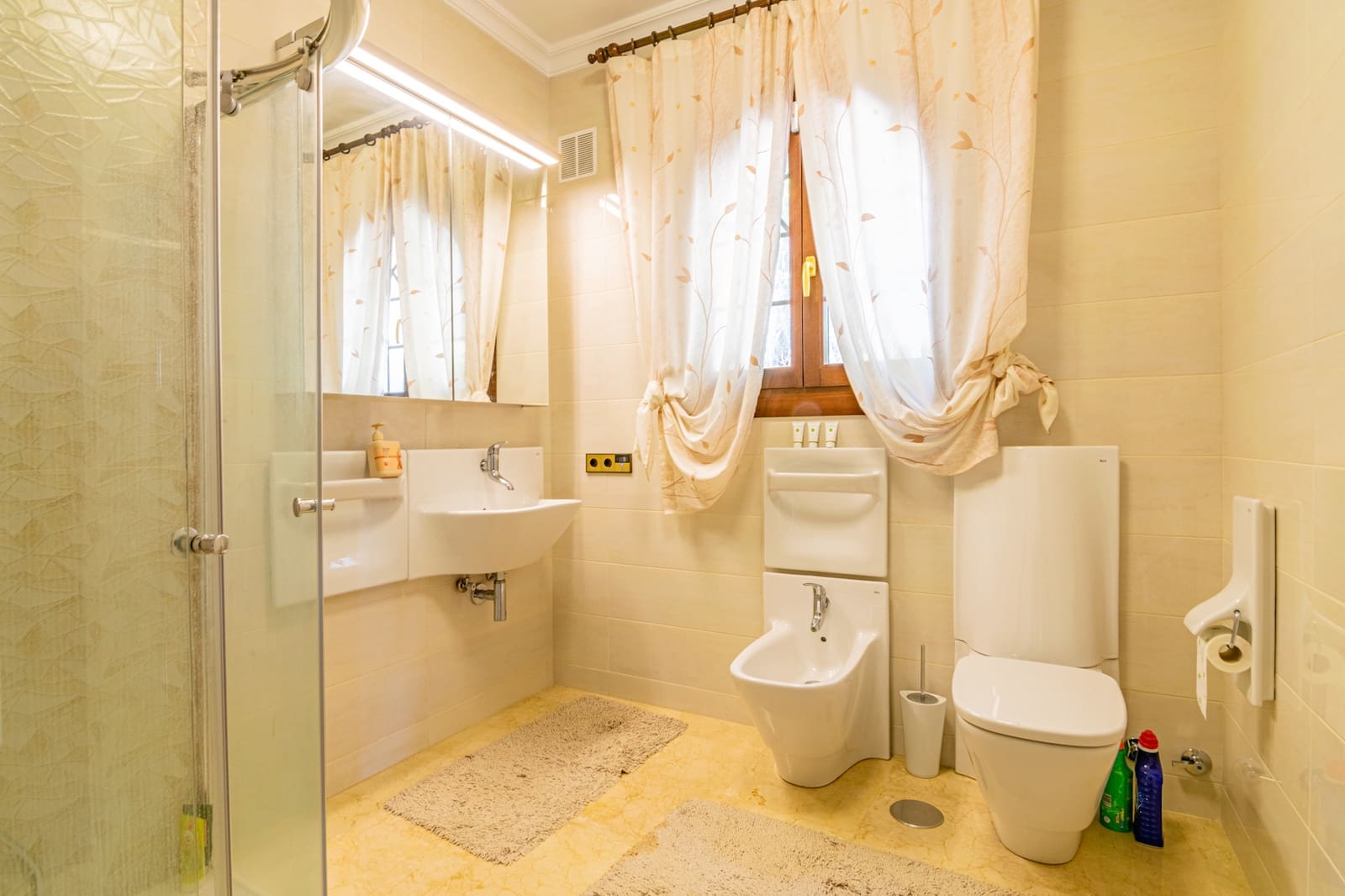 4 bedroom Villa for sale in Altea with garage - € 1,350,000 (Ref: 9766775)