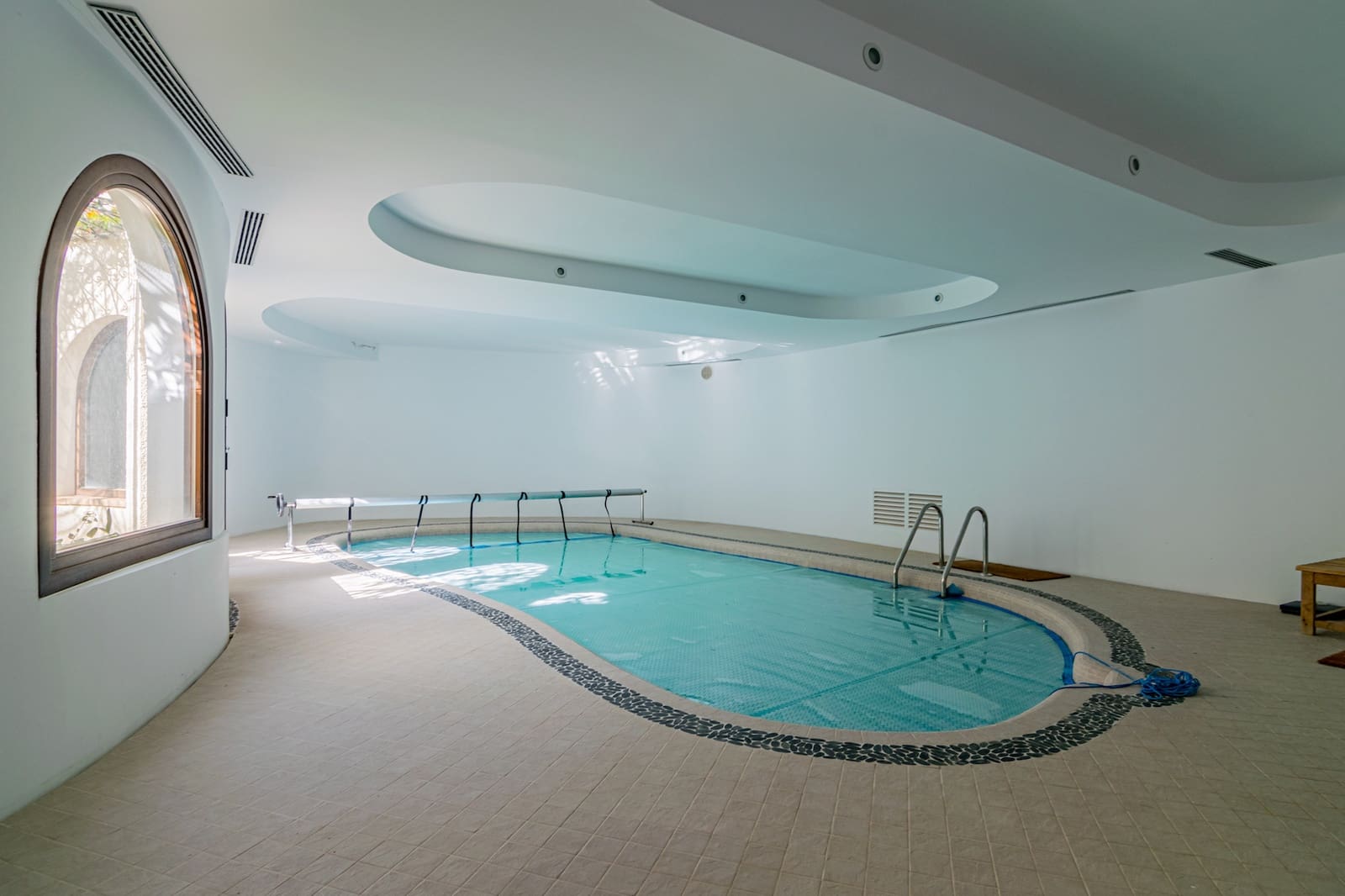 4 bedroom Villa for sale in Altea with garage - € 1,350,000 (Ref: 9766775)